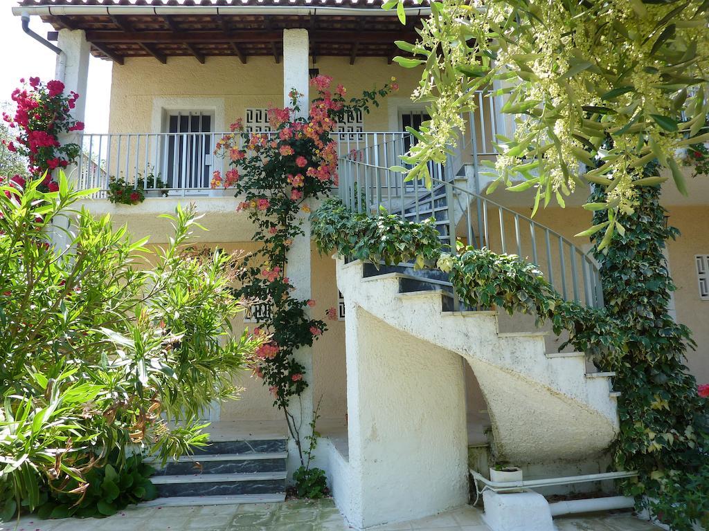 Petros Studios Moraitika Exterior photo